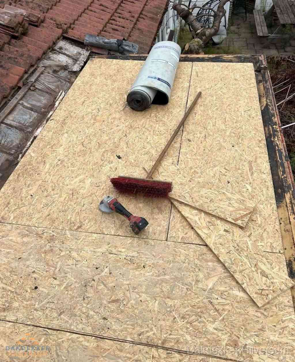 Dakrenovatie afgerond met nieuwe bitumen dakbedekking in Hilversum