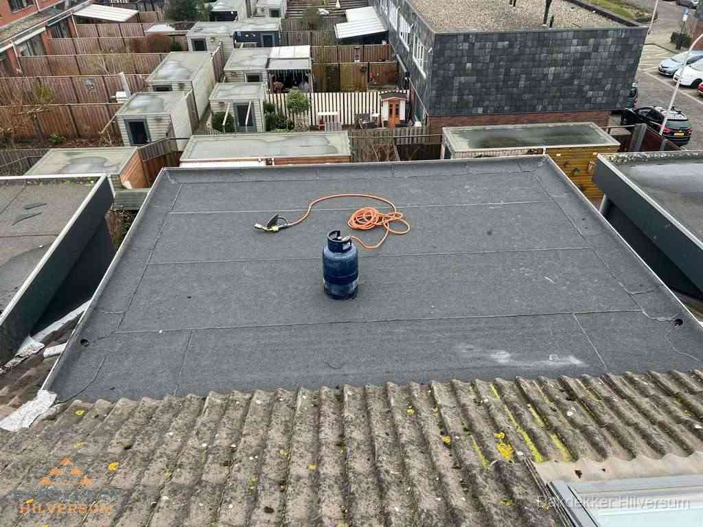 Dakreparatie plat dak met bitumen in Hilversum