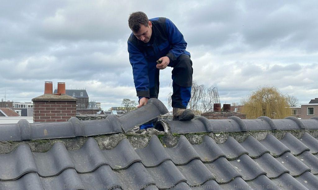 Dakdekker inschakelen stormschade Hilversum: dit doe je